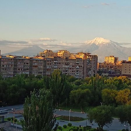 Umba Apartment N4 - Balcony And Mount Ararat View Jerevan Exteriör bild