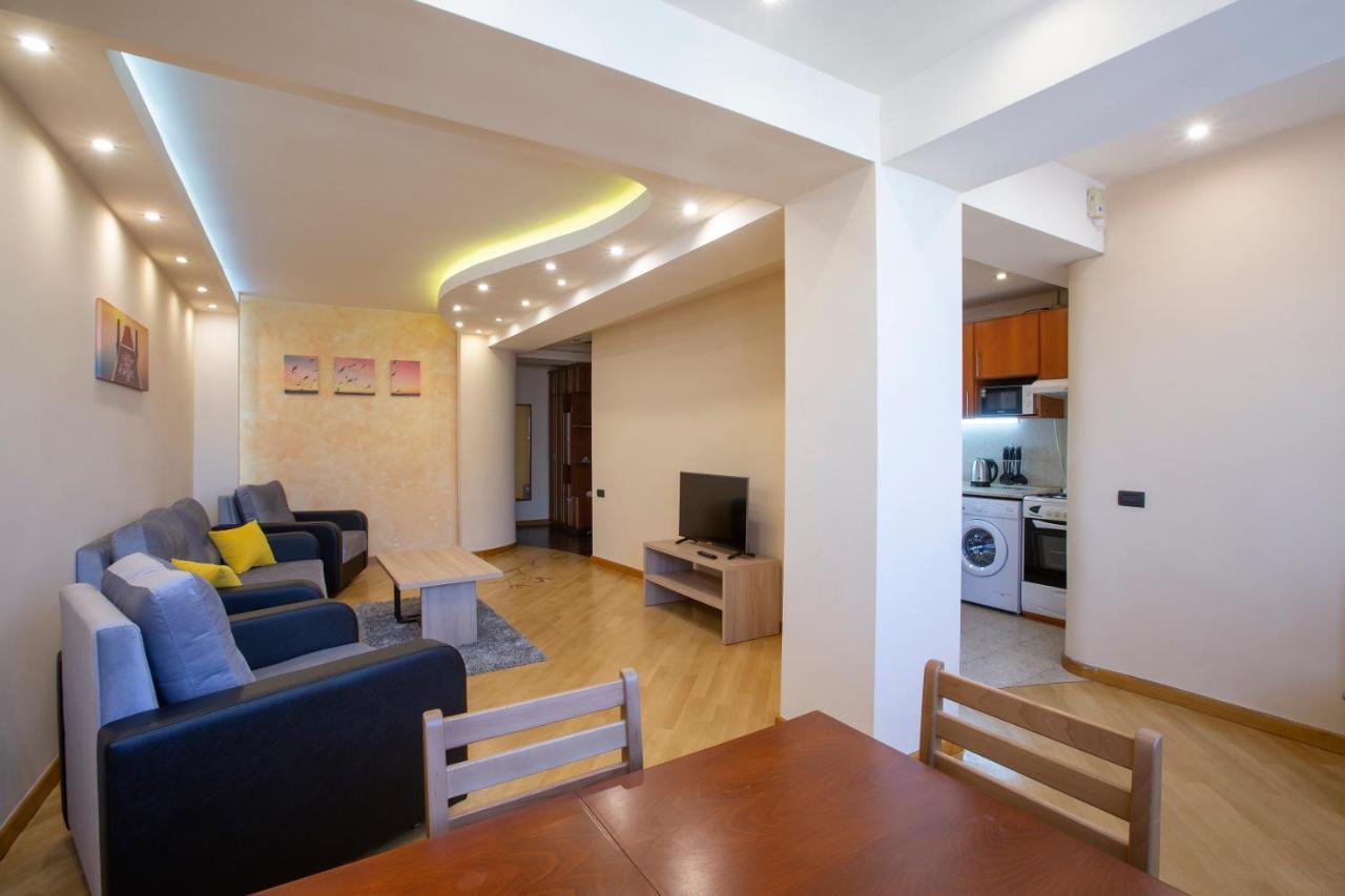 Umba Apartment N4 - Balcony And Mount Ararat View Jerevan Exteriör bild